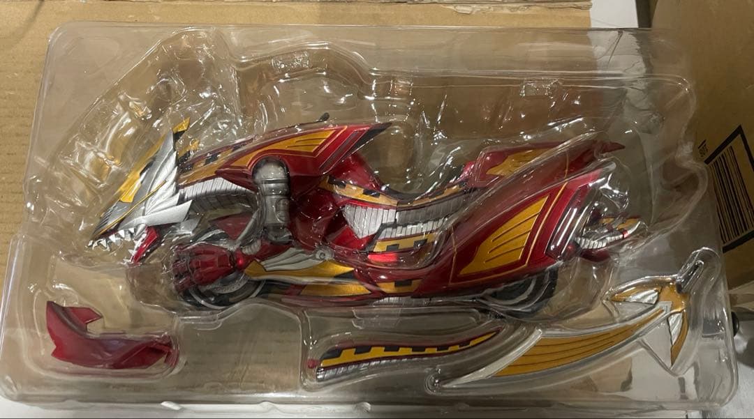 バンダイ　S.H.フィギュアーツ 仮面ライダー龍騎 ドラグランザー