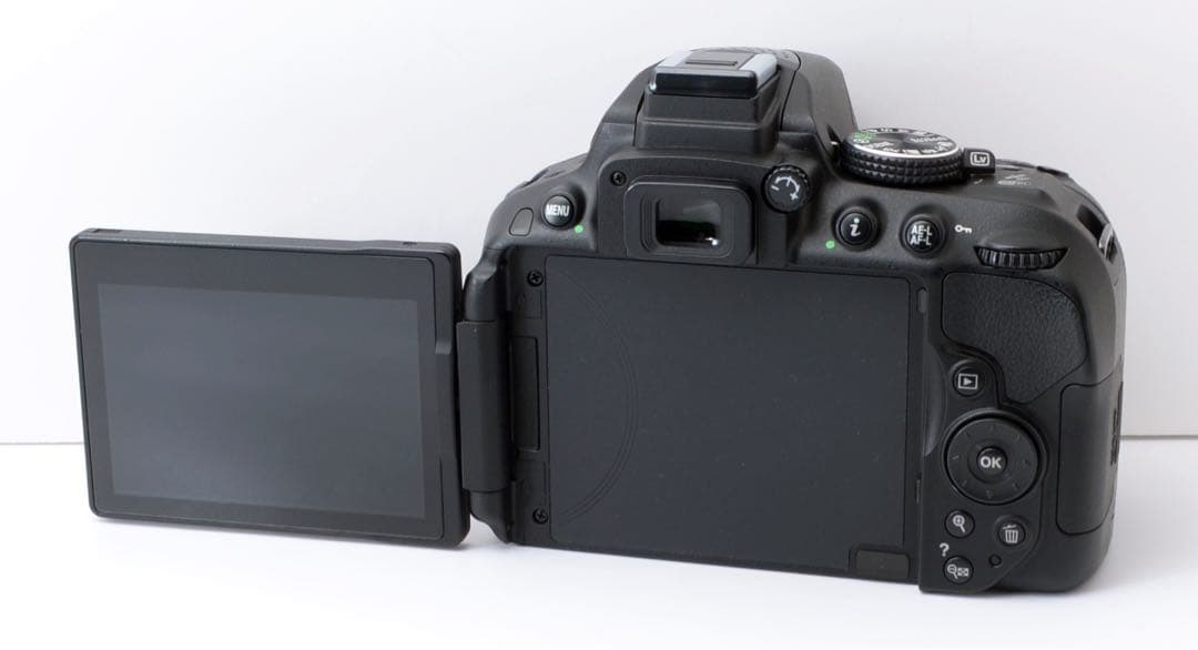 S数約700回！Nikon D5300★AF-Pレンズ★Wi-Fi内蔵