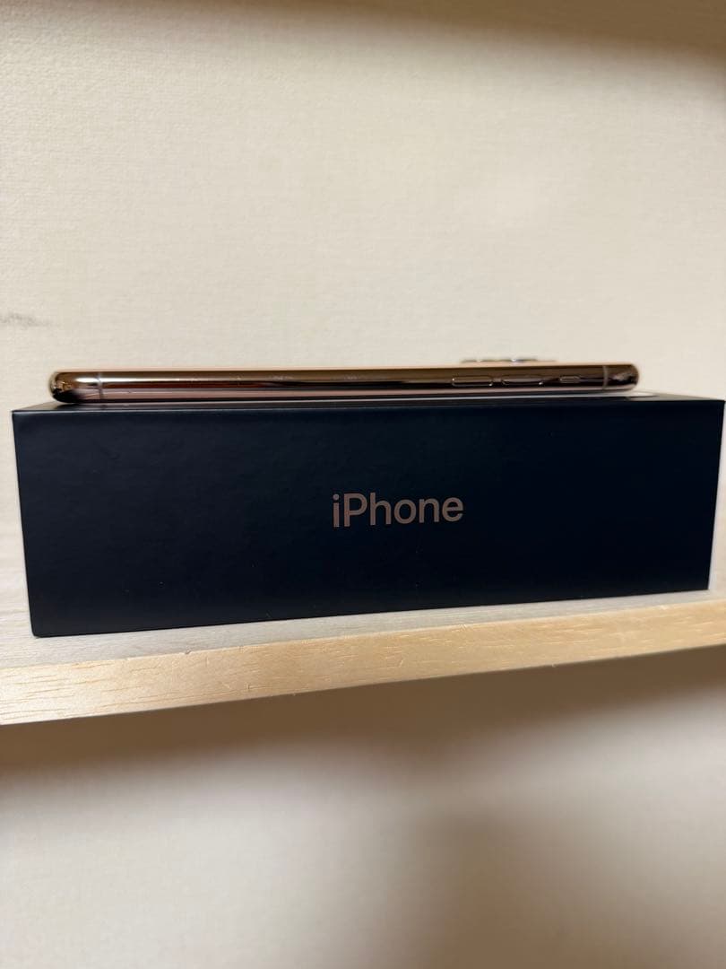 iPhone 11 Pro max 512gbゴールド 本体 SIMロック解除済