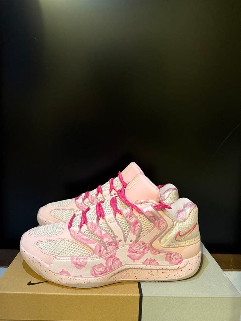 Nike Kevin Durant 18 ピンク 花柄 バスケットボールシューズ