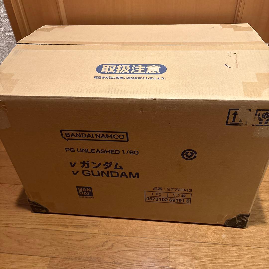 輸送箱傷あり　PG UNLEASHED 1/60 RX-93 νガンダム