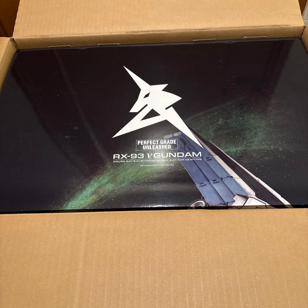 輸送箱傷あり　PG UNLEASHED 1/60 RX-93 νガンダム