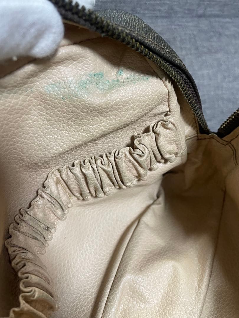 廃版品✨ルイ・ヴィトントゥルーストワレット　化粧ポーチ　モノグラム