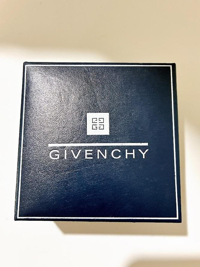 GIVENCHY ジバンシィ レディース腕時計 ゴールド クォーツ 箱・保証書