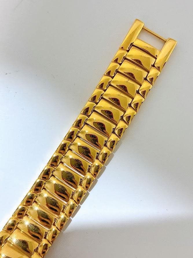 GIVENCHY ジバンシィ レディース腕時計 ゴールド クォーツ 箱・保証書