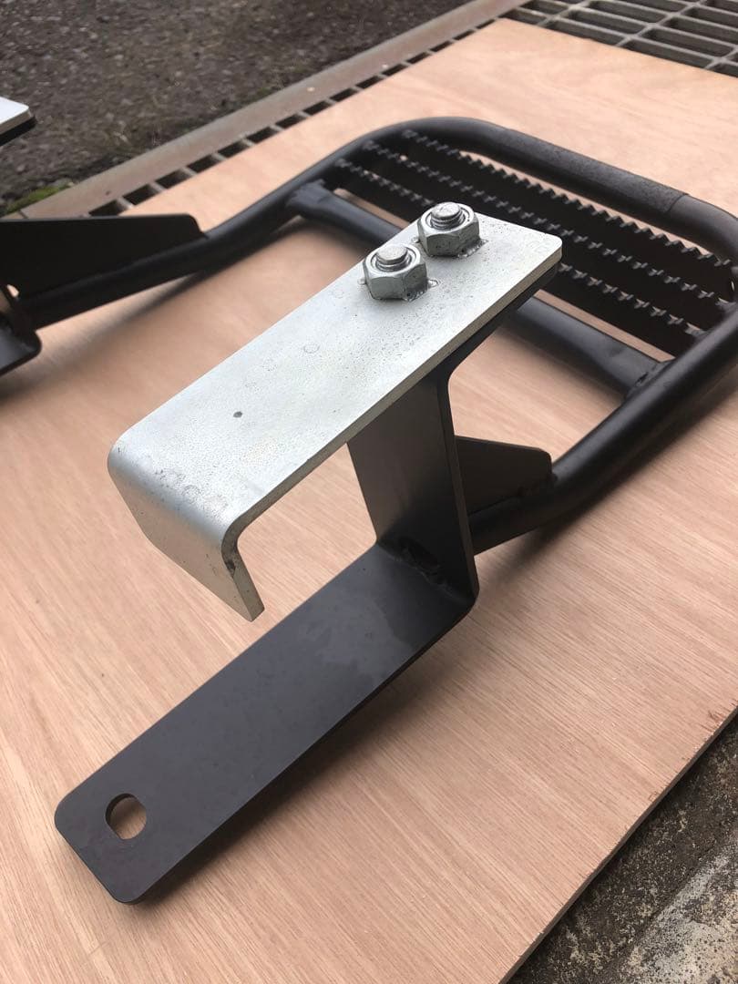 【sanconsan】JB23サイドステップ（運転席用）アピオ「ゲジゲジ君