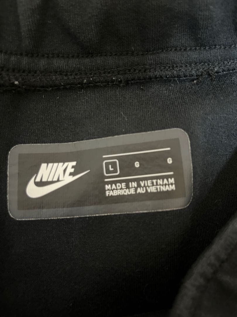 ナイキ　テックフリース　Lサイズ