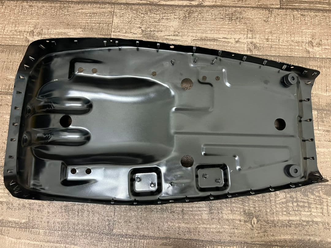 GS400シートベース　丸ゴム2個付き鉄ベースブラック　送料込み