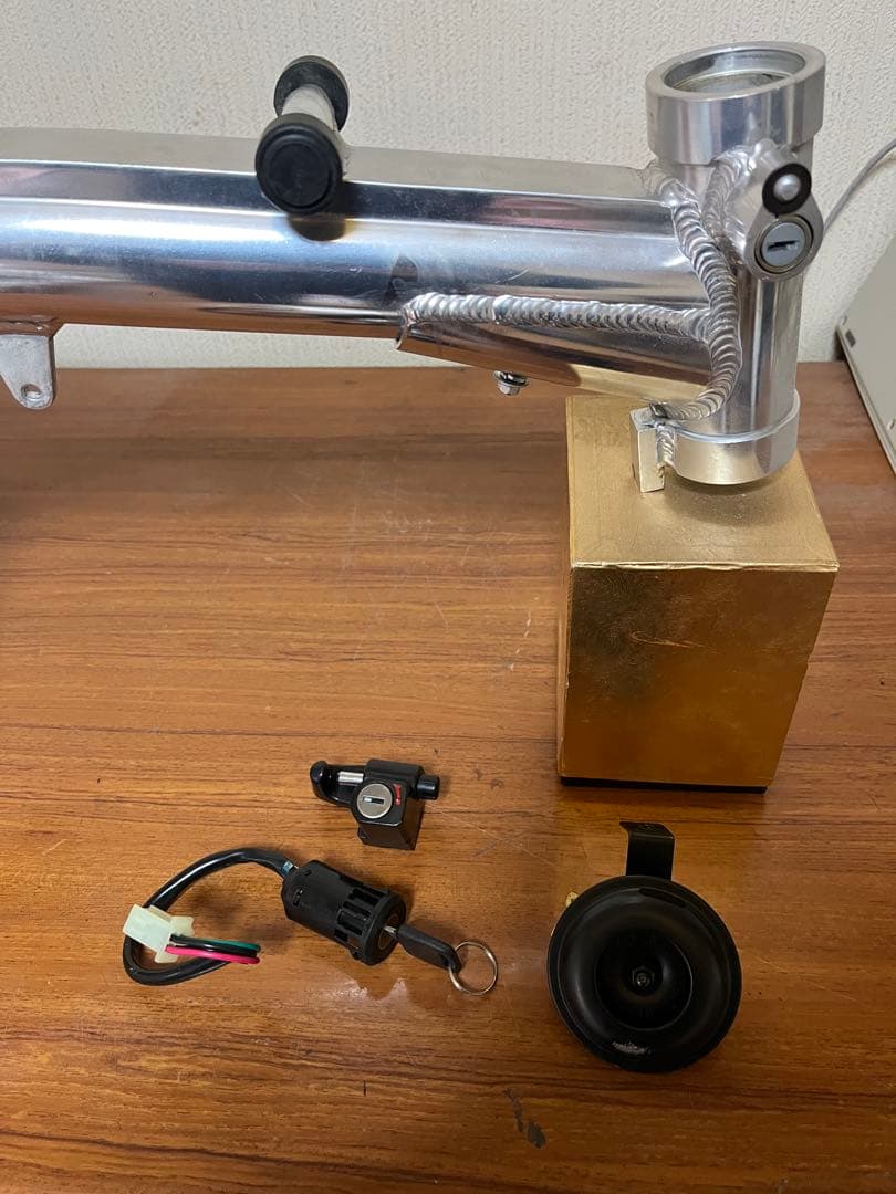 モンキー用アルミフレーム書類有り新品未使用！キーシリンダー等付属品多数！