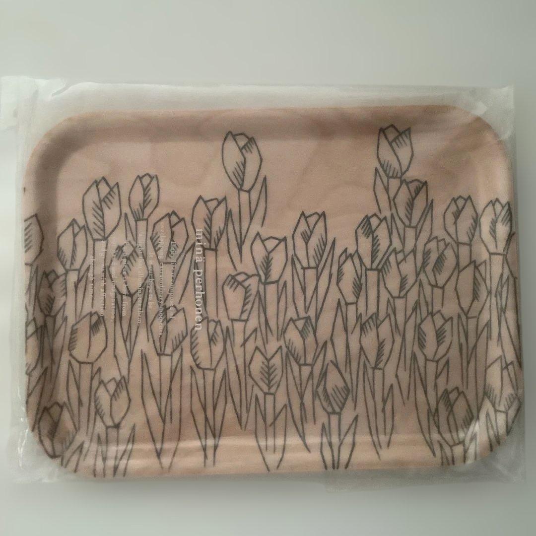 ある日　チューリップブローチ他3点