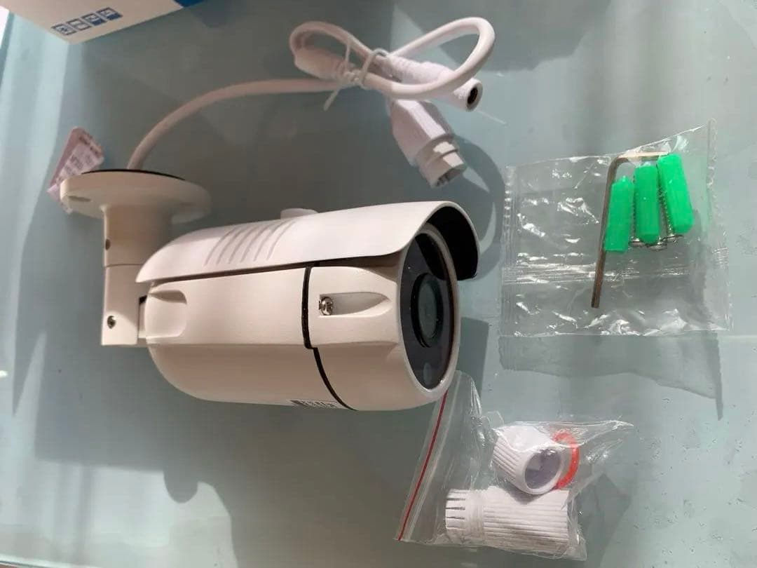 業務用、安定の有線での防犯カメラ　高信頼性4台+受信機　PSE電源アダプター付き