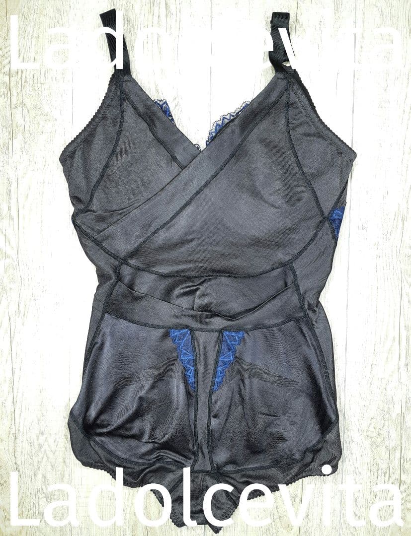 美品 マルコ　カーヴィシャス カレス ボディスーツ D80 LL/黒/645