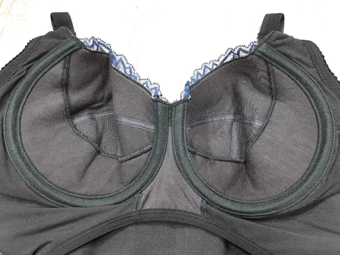 美品 マルコ　カーヴィシャス カレス ボディスーツ D80 LL/黒/645