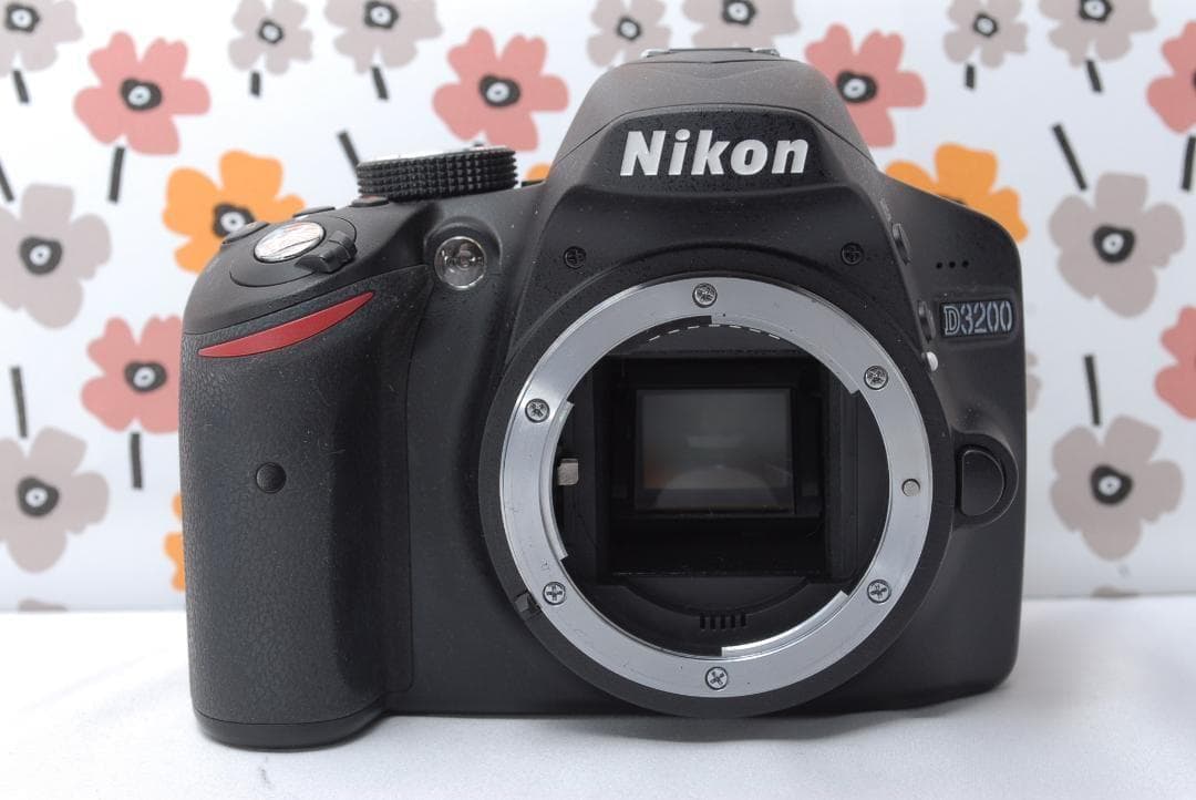 ❤Nikon D3200❤付属品たくさん！❤スマホ転送OK❤Wレンズセット❤