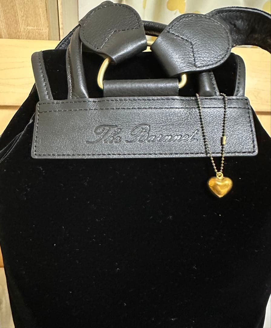 は*な様 【新品未使用】The Barnnet ベロアバックパック 黒