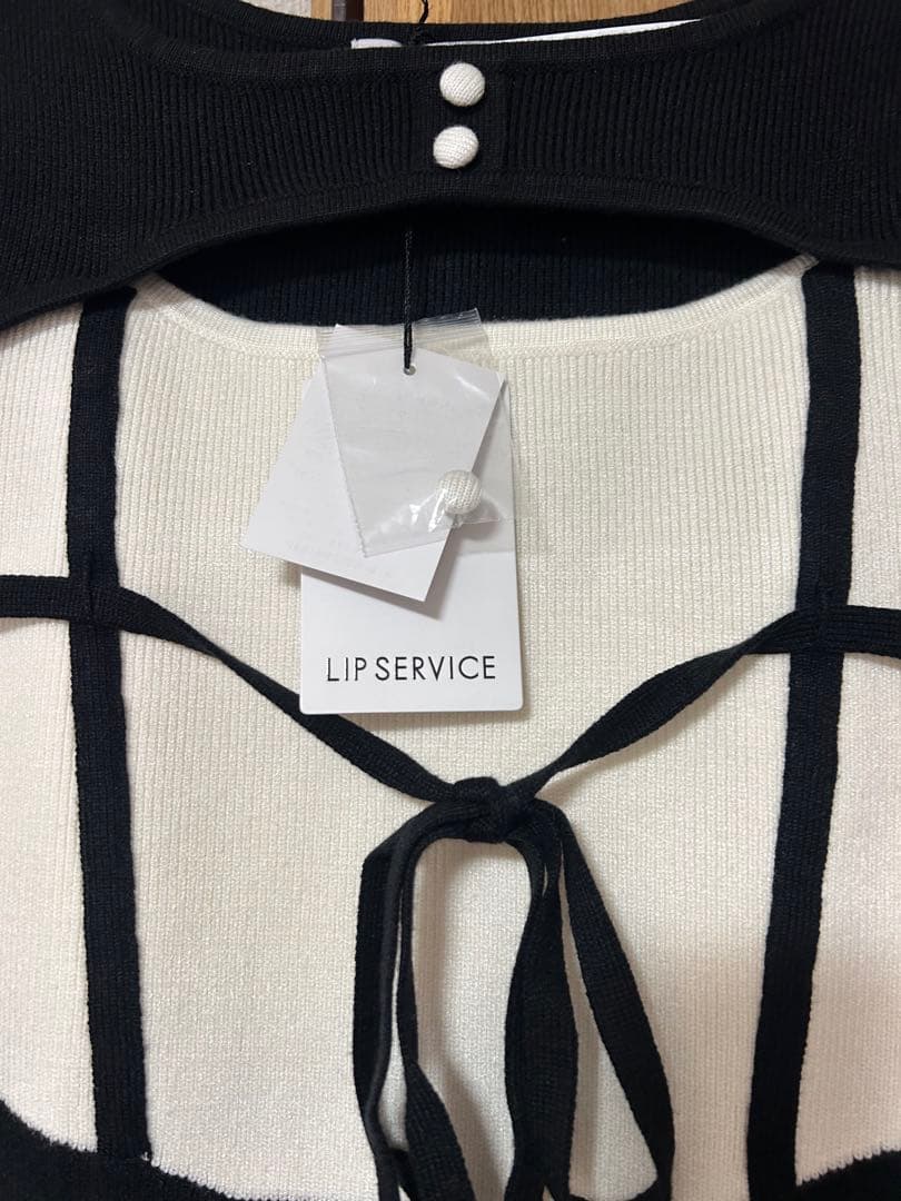 lip serviceデコルテオープンバイカラーリボンニットワンピース M 黒