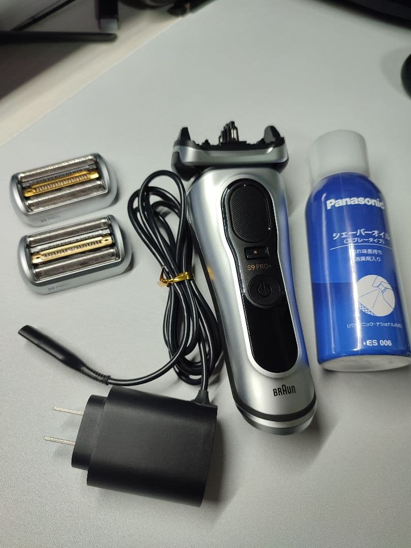 Braun S9 PRO+ メンズシェーバー 付属品付き