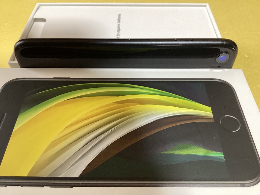 【美品】Apple iPhone SE (第2世代) ブラック