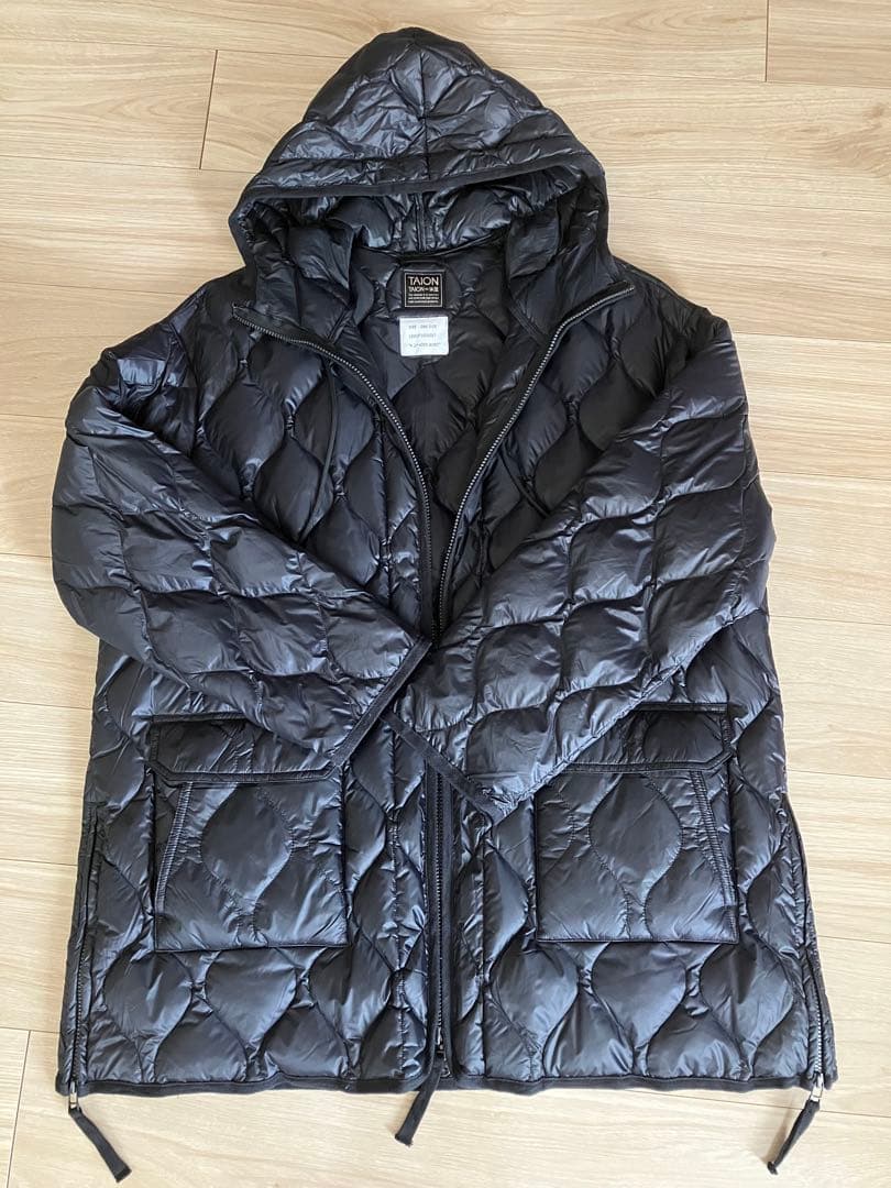 【TAION】別注フード ミドル丈 ソフト ダウンコート　ブラック