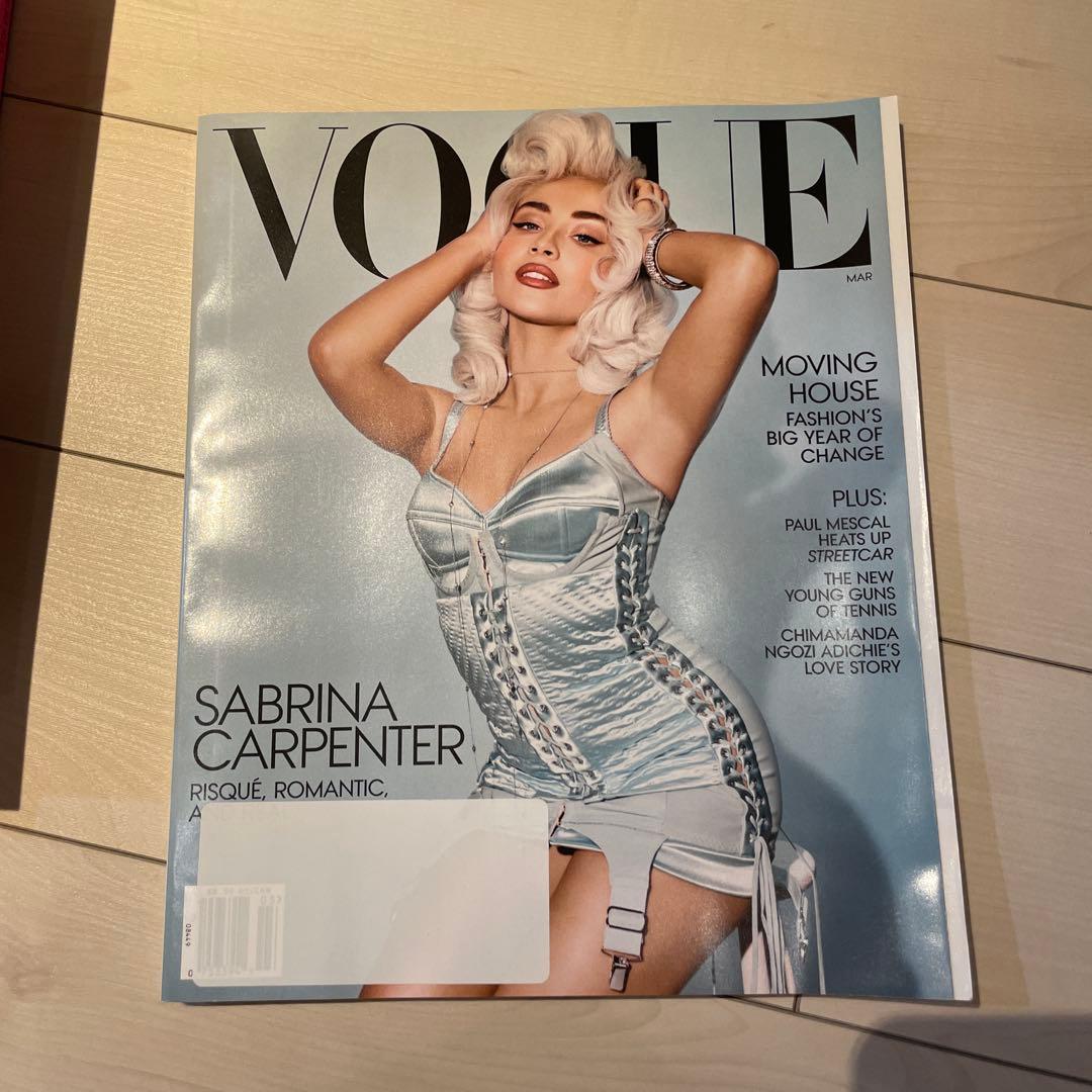 値下げしました】 VOGUE 2025年3月号Sabrina Carpenter