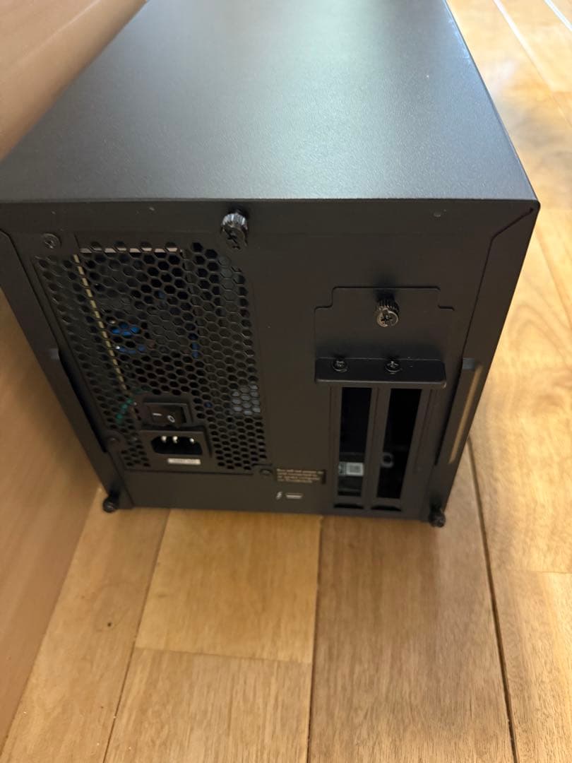 eGPU Breakaway Box 750 外付けGPU