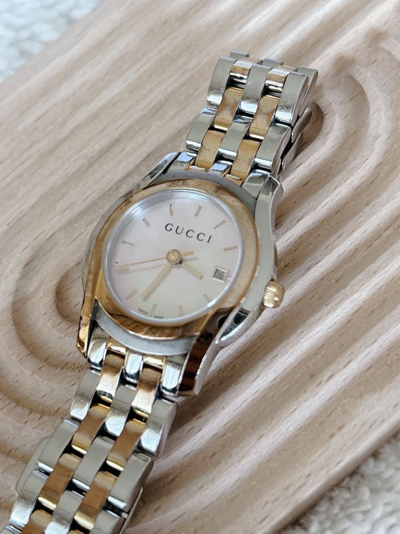 GUCCI ラウンドフェイス コンビ 腕時計　希少ピンクシェル