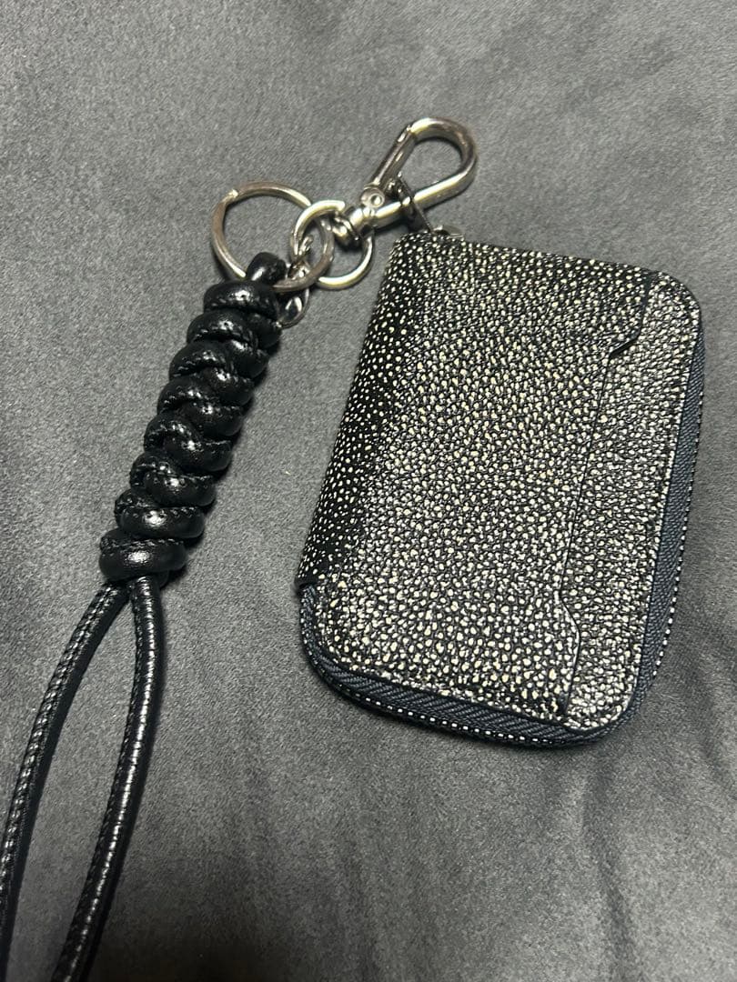 【匿名配送】itti イッチ カードケース ケース 財布　チャーム