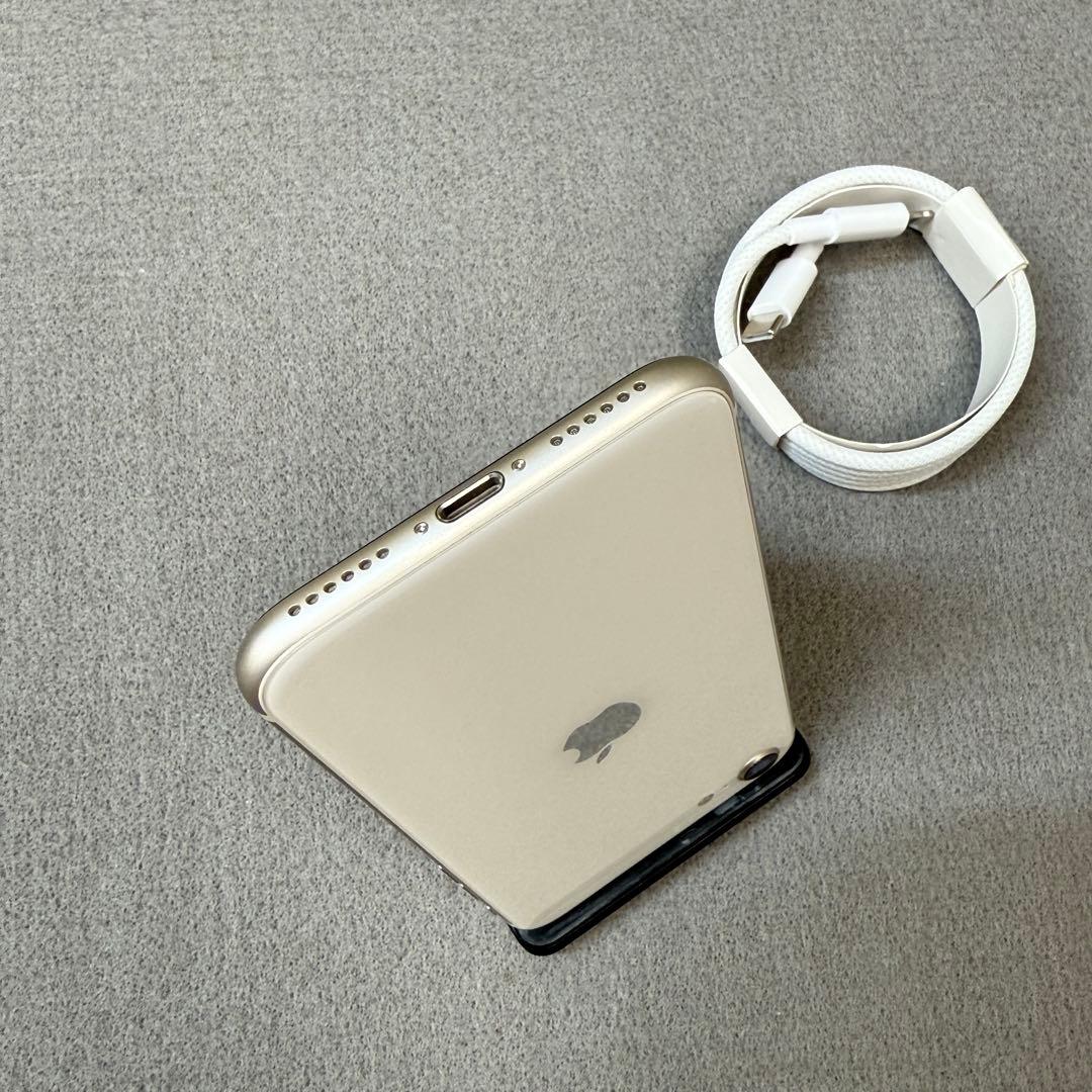 バッテリー97% iPhone SE3 256GB 国内版SIMフリー送料無料