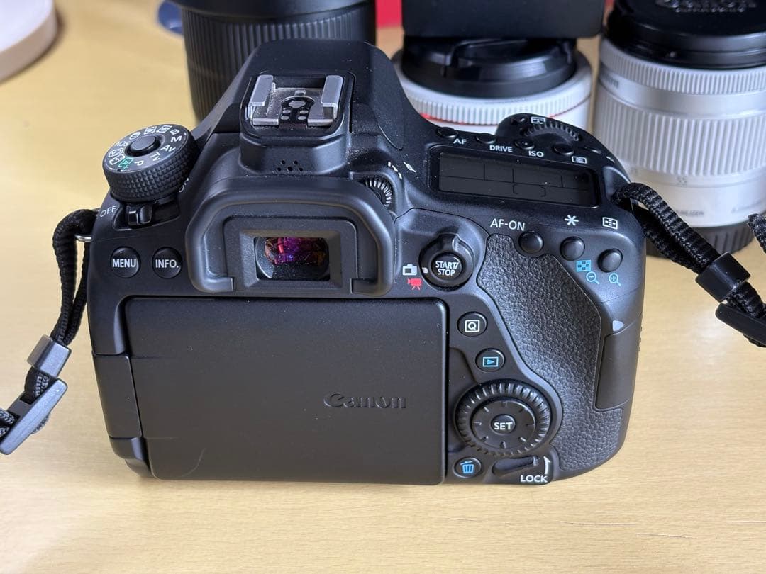 Canon 一眼レフカメラ EOS 80D レンズセット18-55 55-250