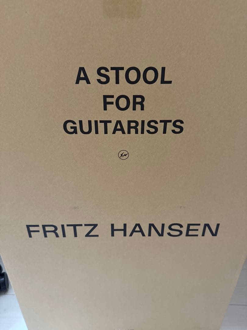 FRITZ HANSEN X FRAGMENT DESIGN アリンコチェア