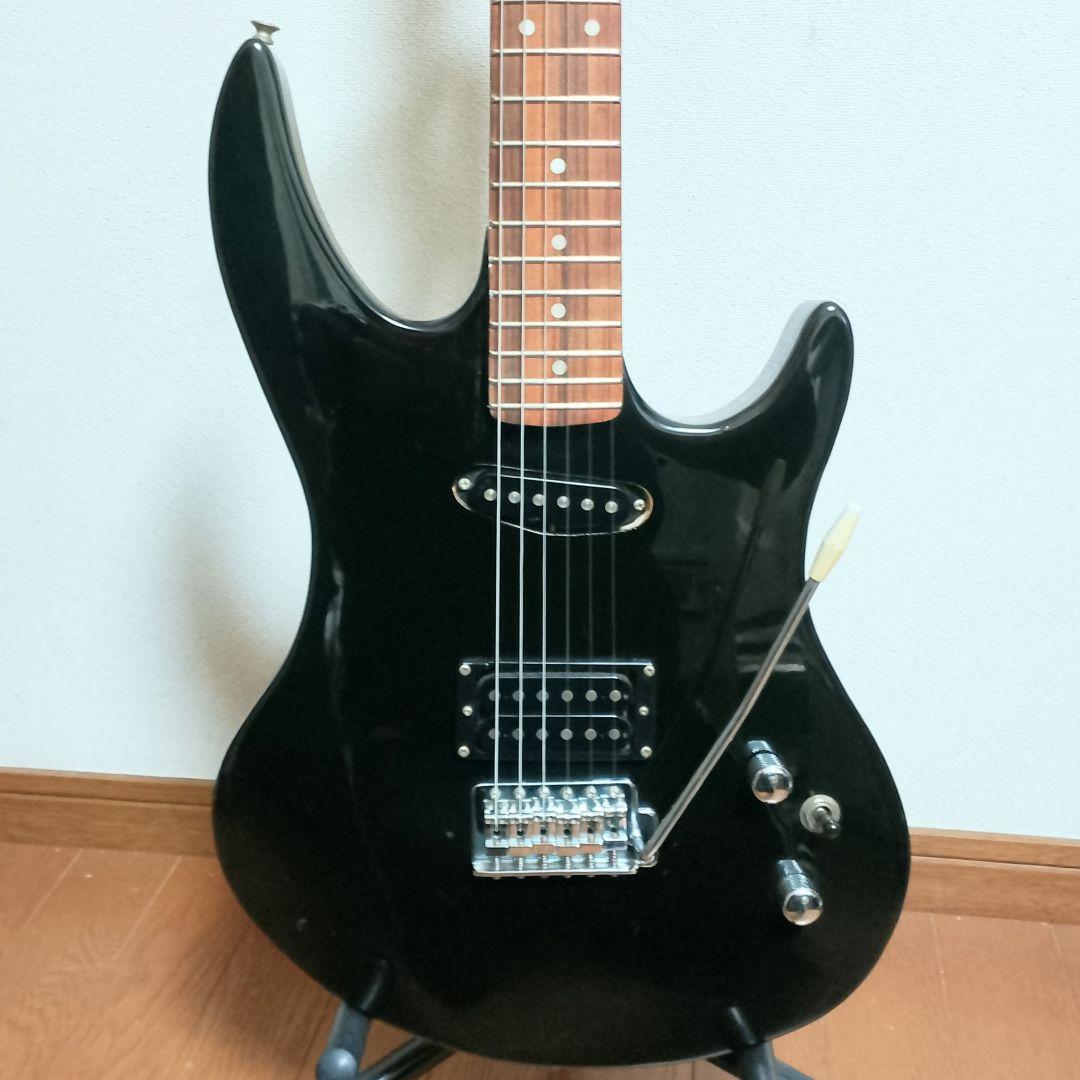 FORMESTAR　S-H仕様　エレキギター　トレモロ搭載　弦は新品に交換済み！