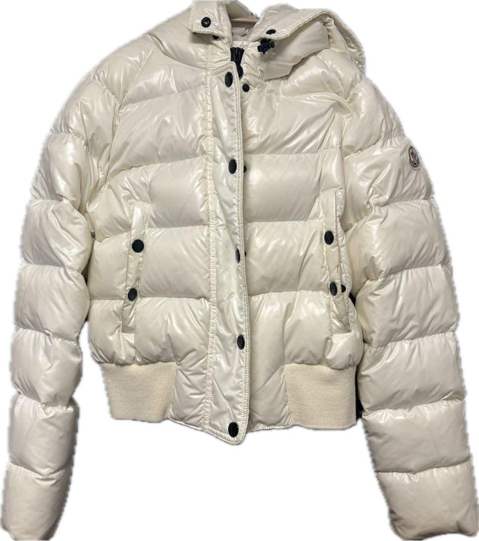 MONCLER　レディース　ダウンジャケット　　サイズ M 相当