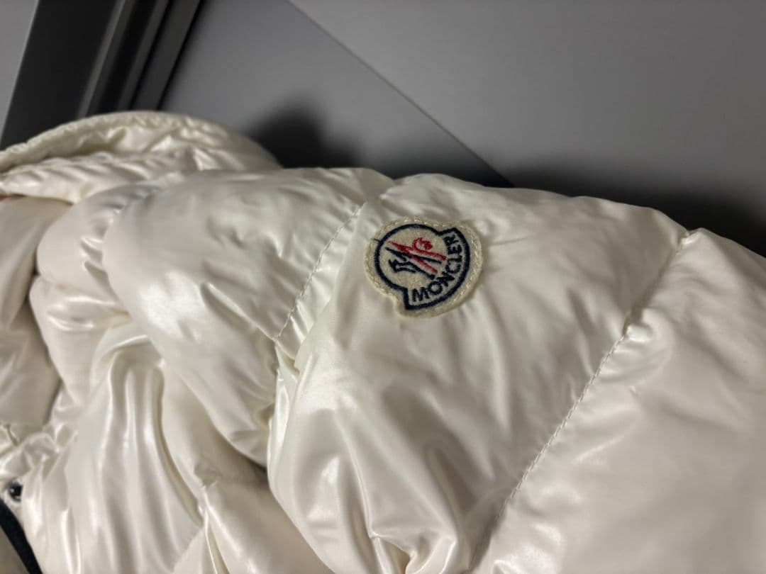 MONCLER　レディース　ダウンジャケット　　サイズ M 相当