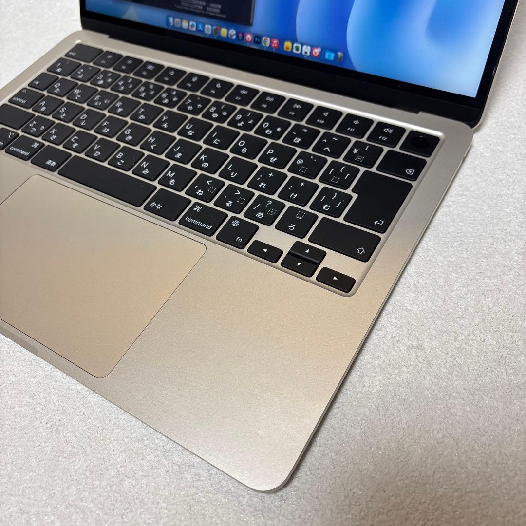 MacBook Air M2 ケース付き