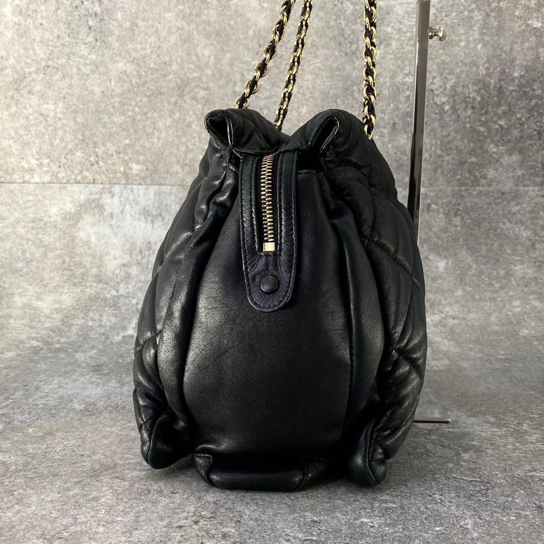 フェラガモ キルティングレザー 黒 チェーンショルダーバッグ マトラッセ ヴァラ