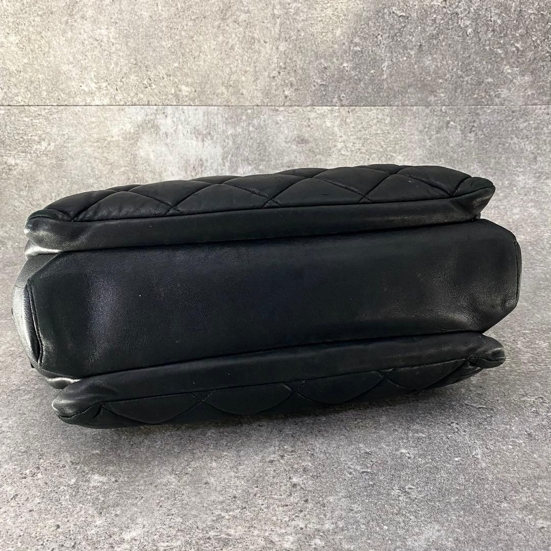 フェラガモ キルティングレザー 黒 チェーンショルダーバッグ マトラッセ ヴァラ