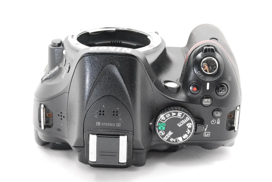 Nikon D5200 ダブルレンズセット 画面反転で自撮り可能♪