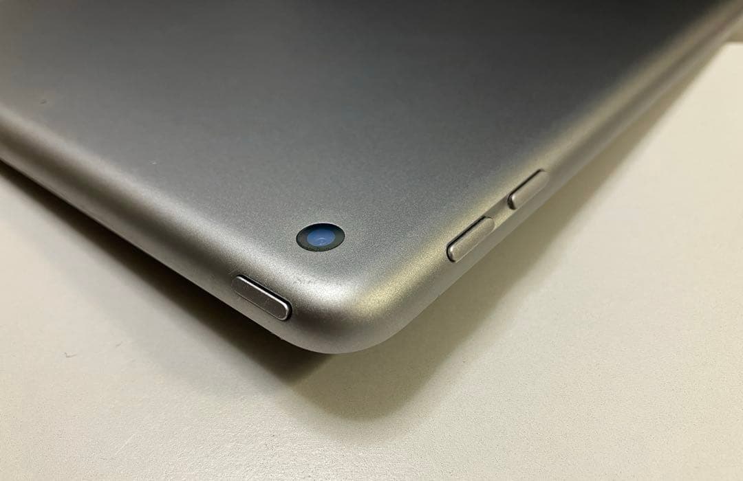 【美品】Apple iPad 第5世代 Wi-Fi 128GB (A1822)