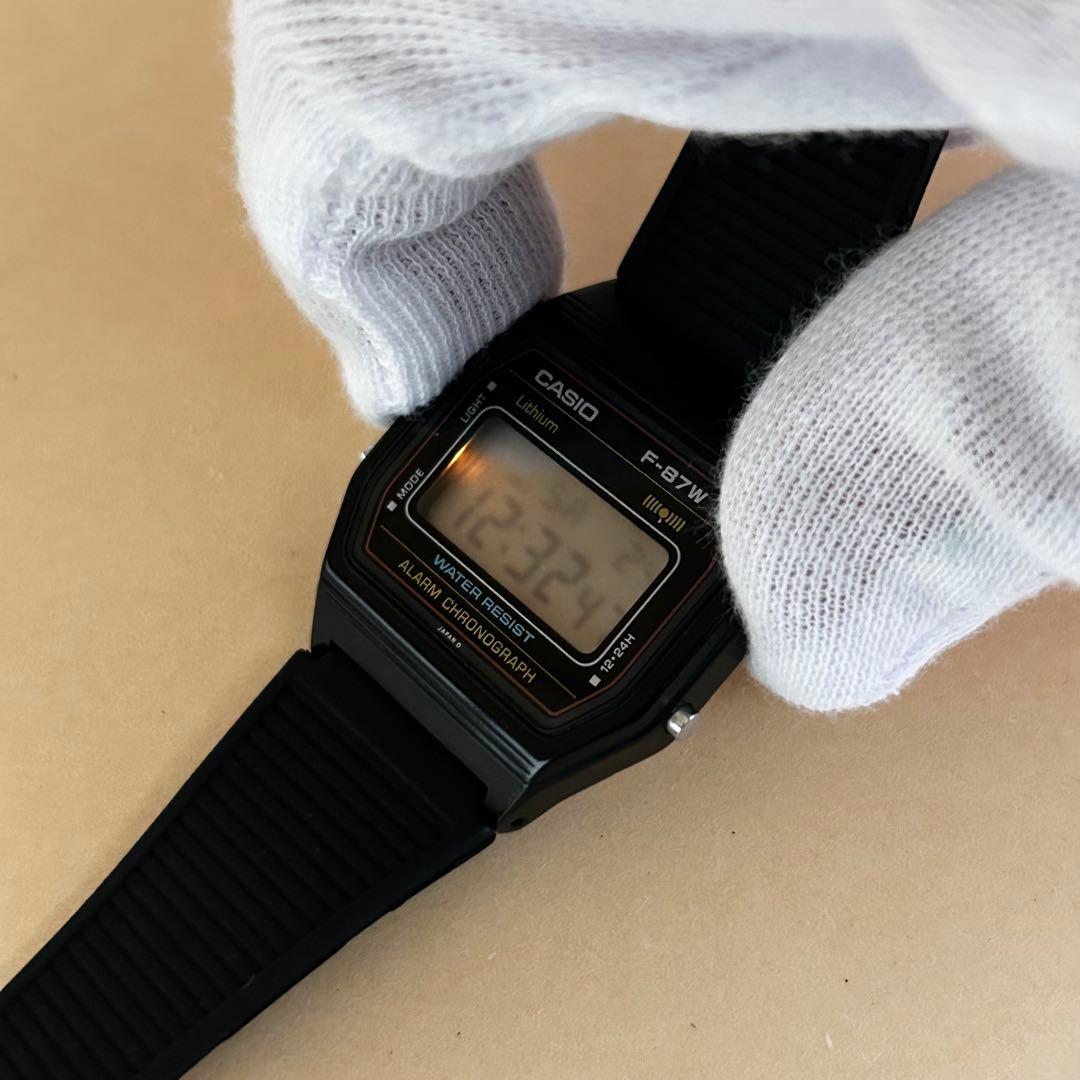 時計 CASIO F-87W