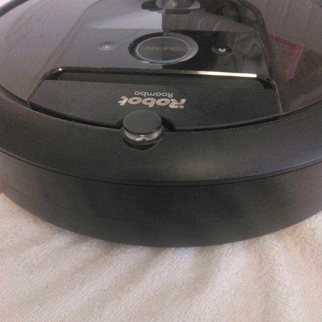 中古傷多数のため低価格！ 動作/充電確認OK Roomba i7