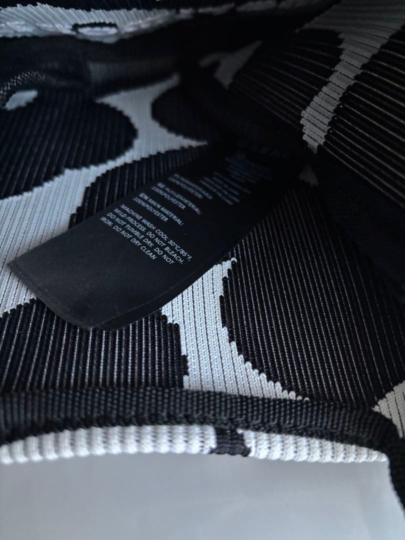 マリメッコ ニット ミニトート バッグ ウニッコ柄 ホワイト×ブラック