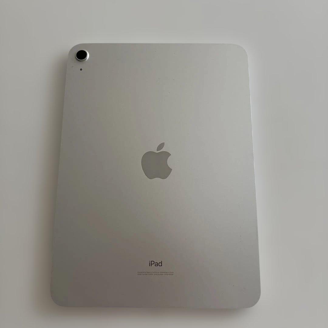 iPad 第10世代 Wi-Fi64GB シルバー （ケース付き）
