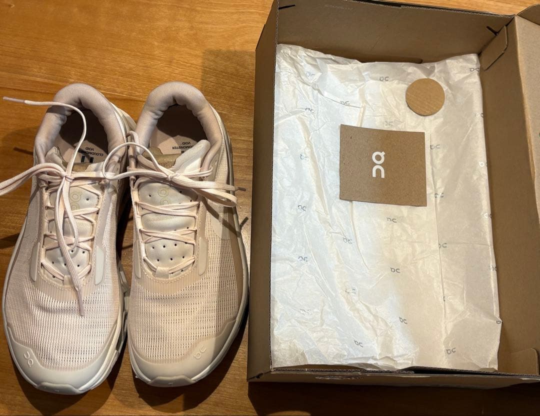 ウォーキング・ランニングウェア ON CLOUDMONSTER VOID womon8.5