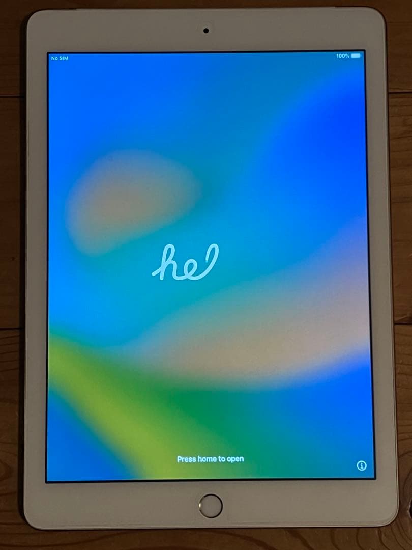 iPad (第5世代) 32G・ゴールド・Cellularモデル