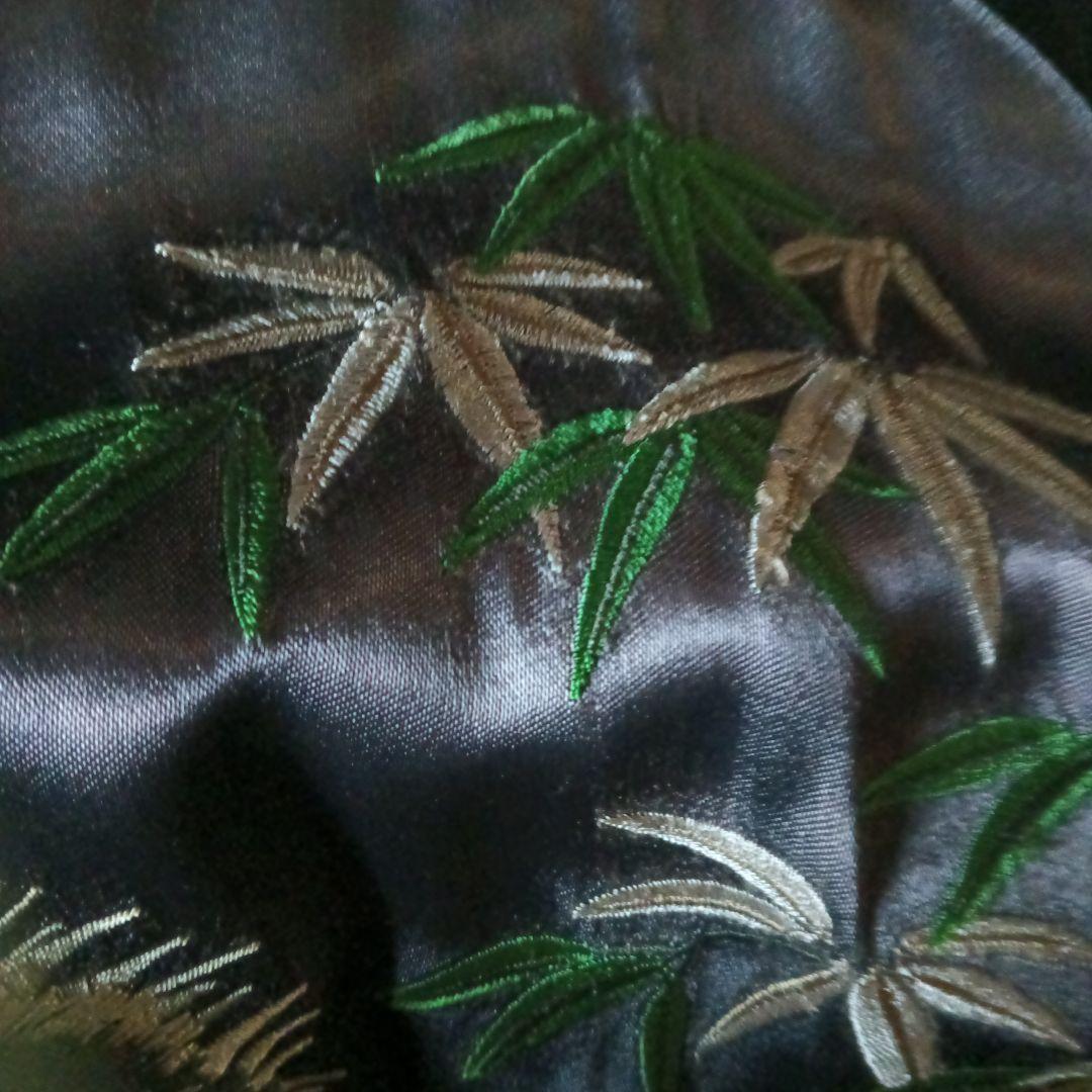 虎獅子刺繍サテン製スカジャン百花綾乱