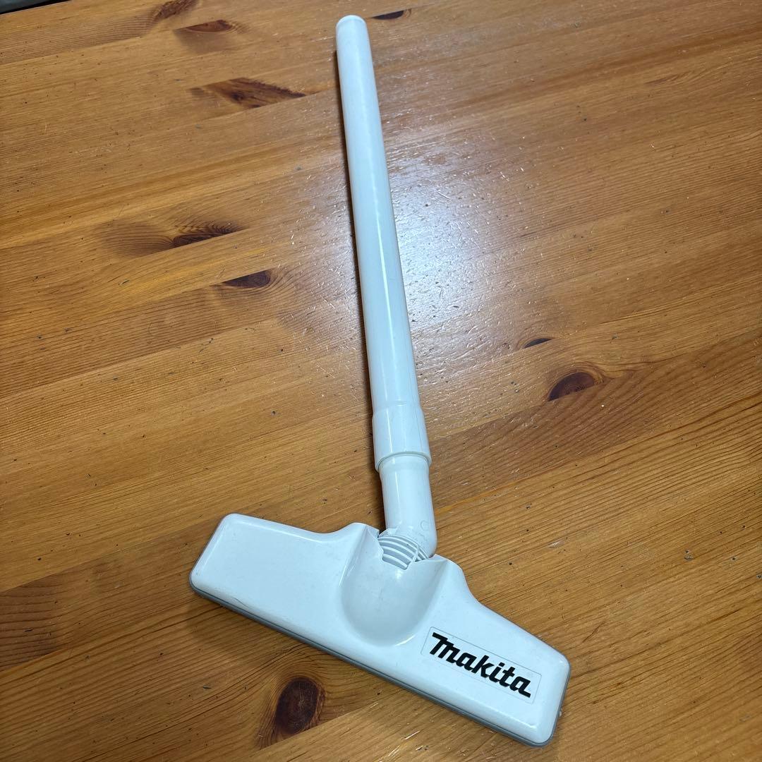 マキタ Makita スティッククリーナー CL182FD 本体.充電器付き