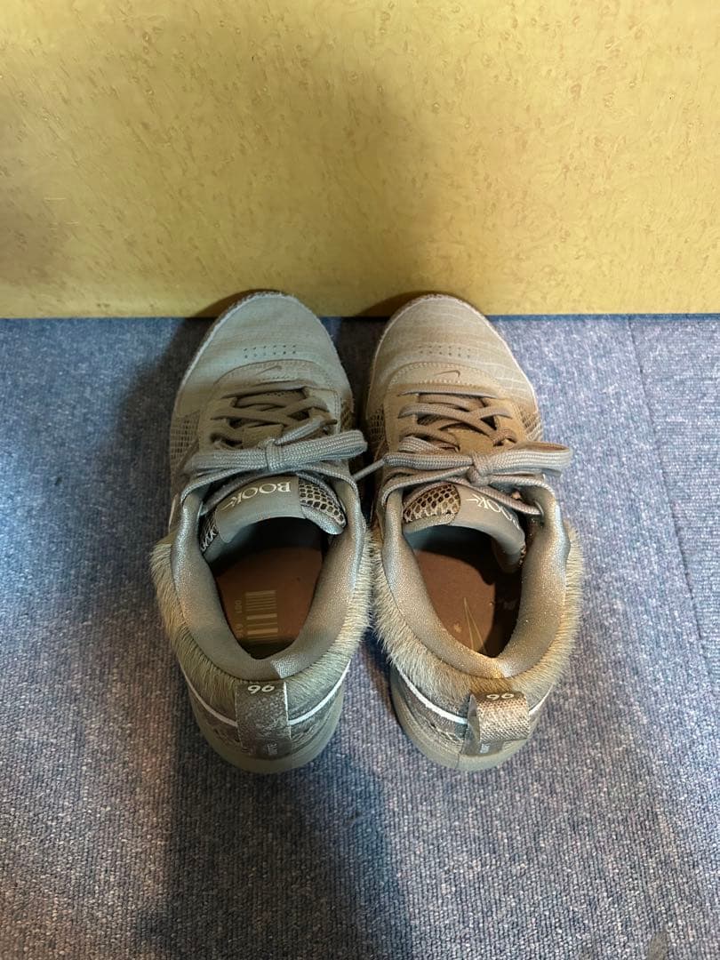 NIKE バスケットボールシューズ　BOOK1