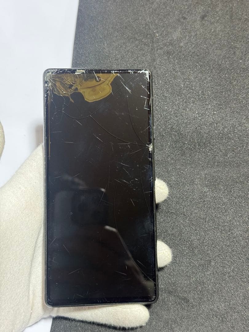 Google Pixel 6 グレー 画面にひびあり