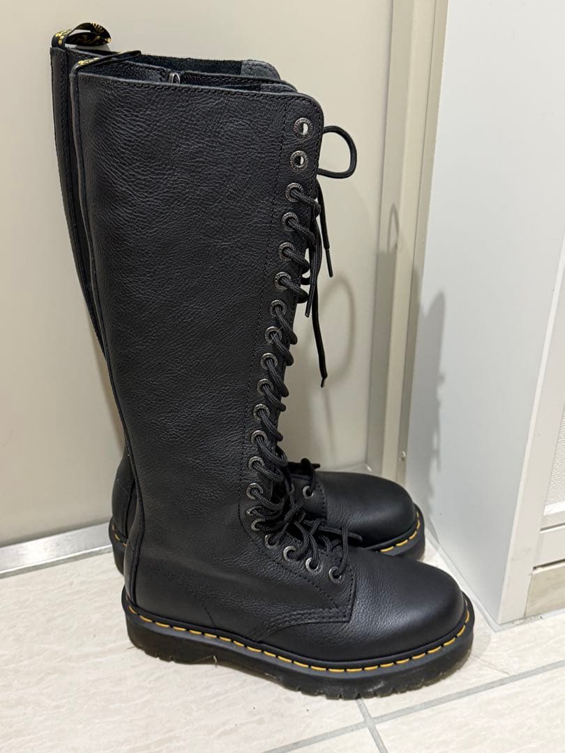 ドクターマーチン ブーツ レディース 20 ホール　1B60 BEX 39