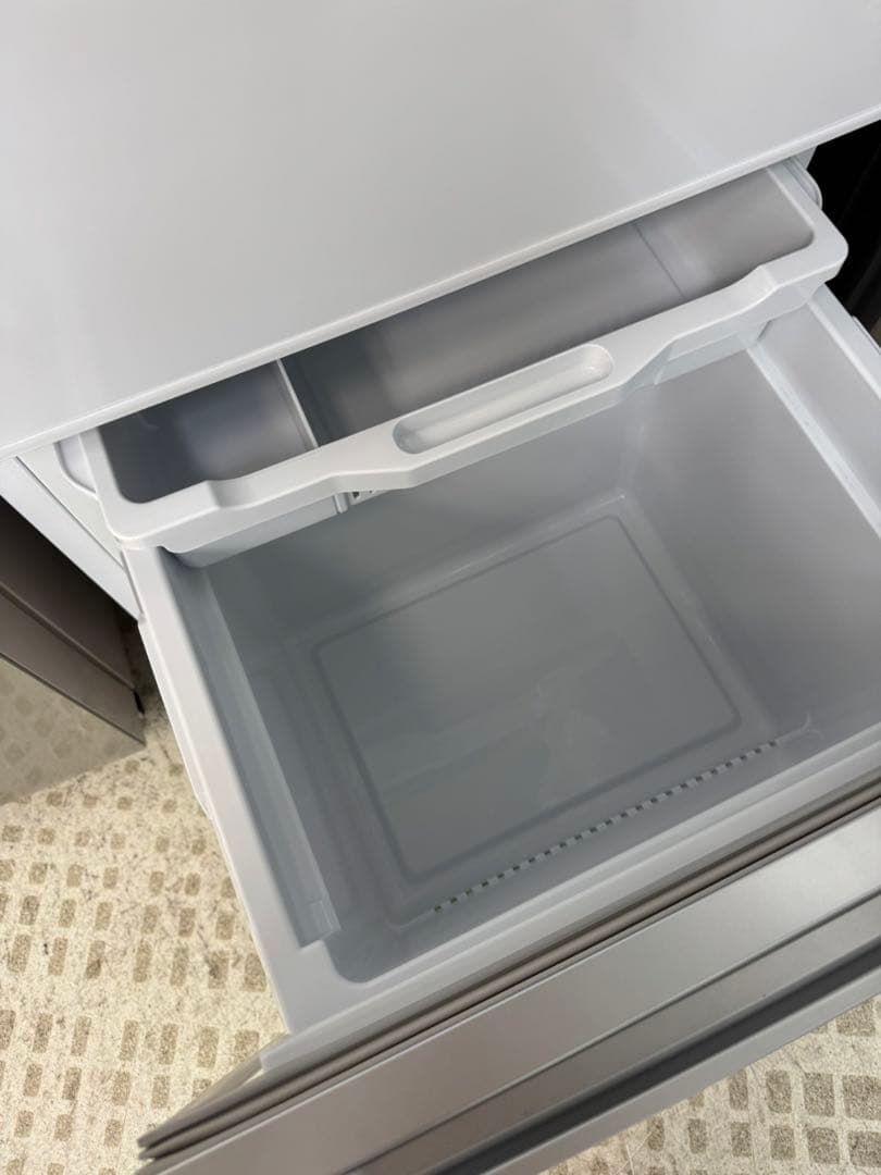 Hisense 大容量 3ドア冷蔵冷凍庫　ホワイト